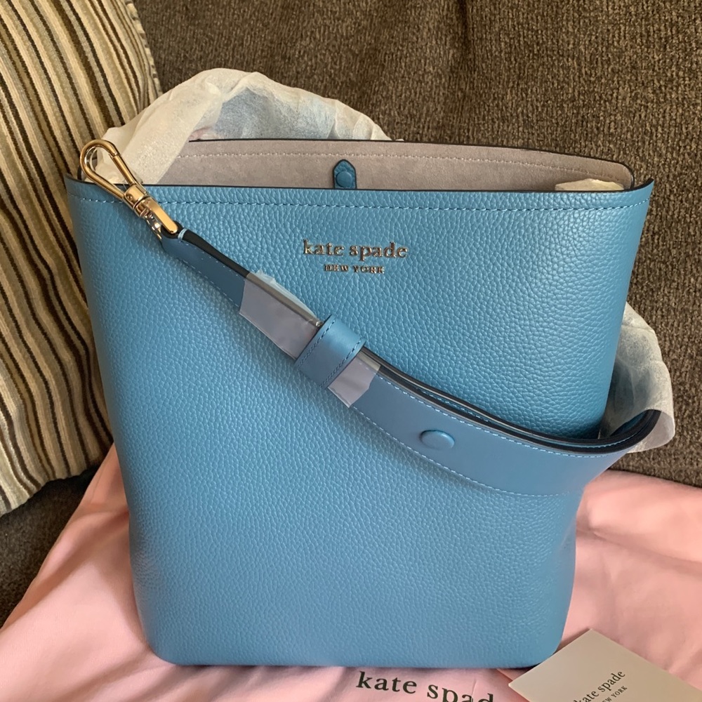 Authentic KATE SPADE Pebbled leather dog clip bucket shoulder/Crosby bag